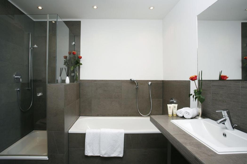 Hotel Regina -Garni Koeln Экстерьер фото